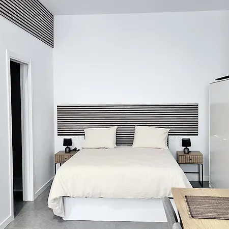 Ferrándiz 46 * Málaga